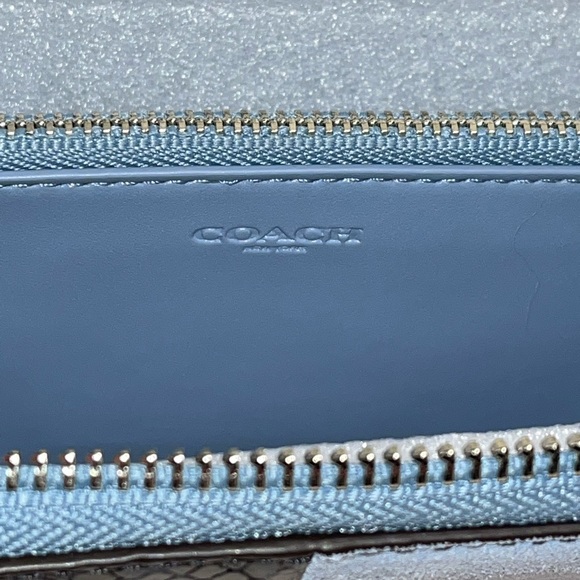 🔥NEW🔥Coach Wallet - Picture 5 of 5